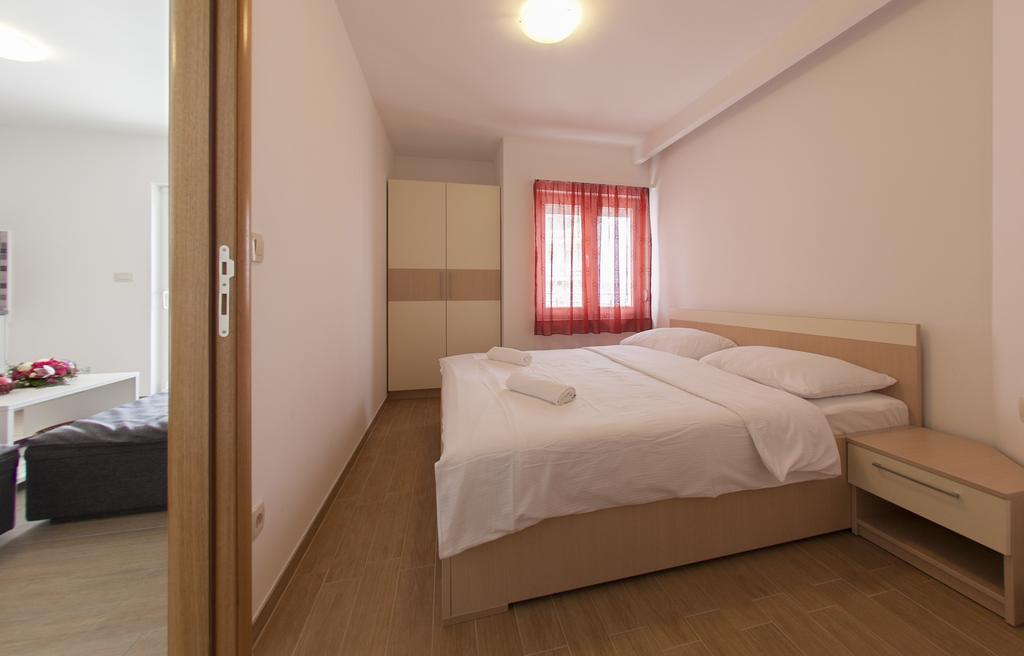 Apartments Villa Klara Baška Voda Exterior foto